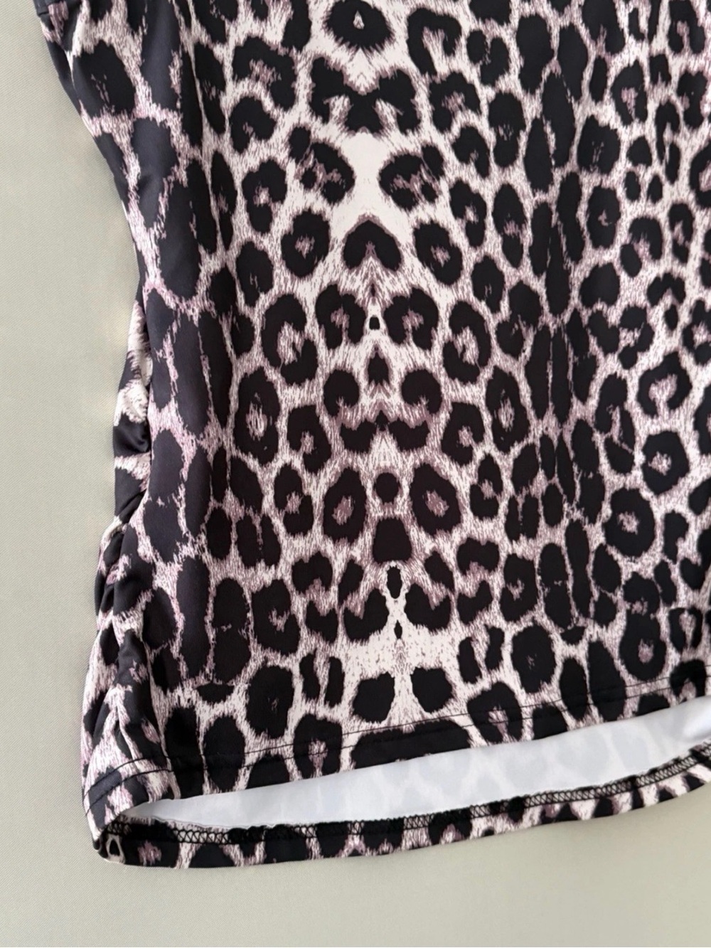 Leopard Print Scoop Neck Tank Top - Black & White - Picture 4 of 7